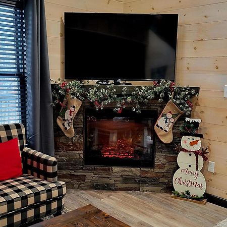 Lil Cabin In The Cove! Mtn Views, Theater, Hot Tub, Games, King Beds, Prime Location! Sevierville Eksteriør bilde
