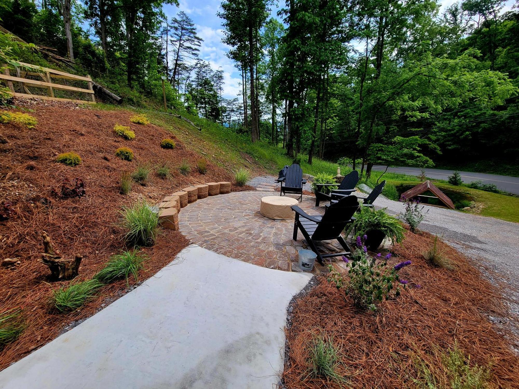 Lil Cabin In The Cove! Mtn Views, Theater, Hot Tub, Games, King Beds, Prime Location! Sevierville Eksteriør bilde