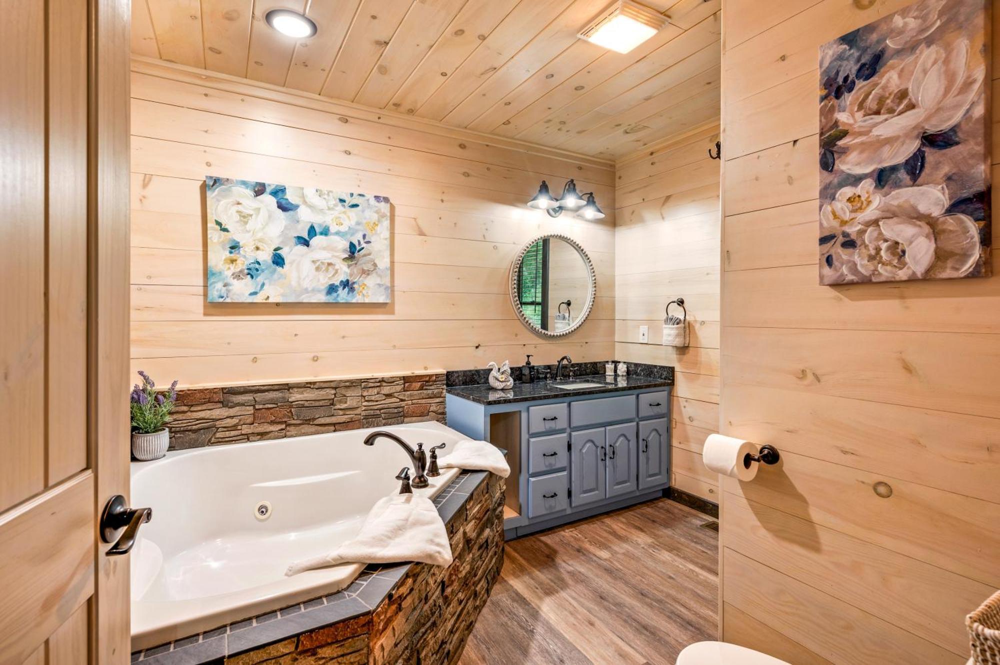 Lil Cabin In The Cove! Mtn Views, Theater, Hot Tub, Games, King Beds, Prime Location! Sevierville Eksteriør bilde