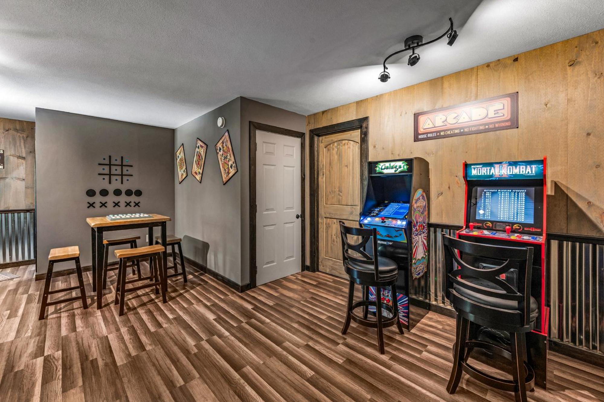 Lil Cabin In The Cove! Mtn Views, Theater, Hot Tub, Games, King Beds, Prime Location! Sevierville Eksteriør bilde