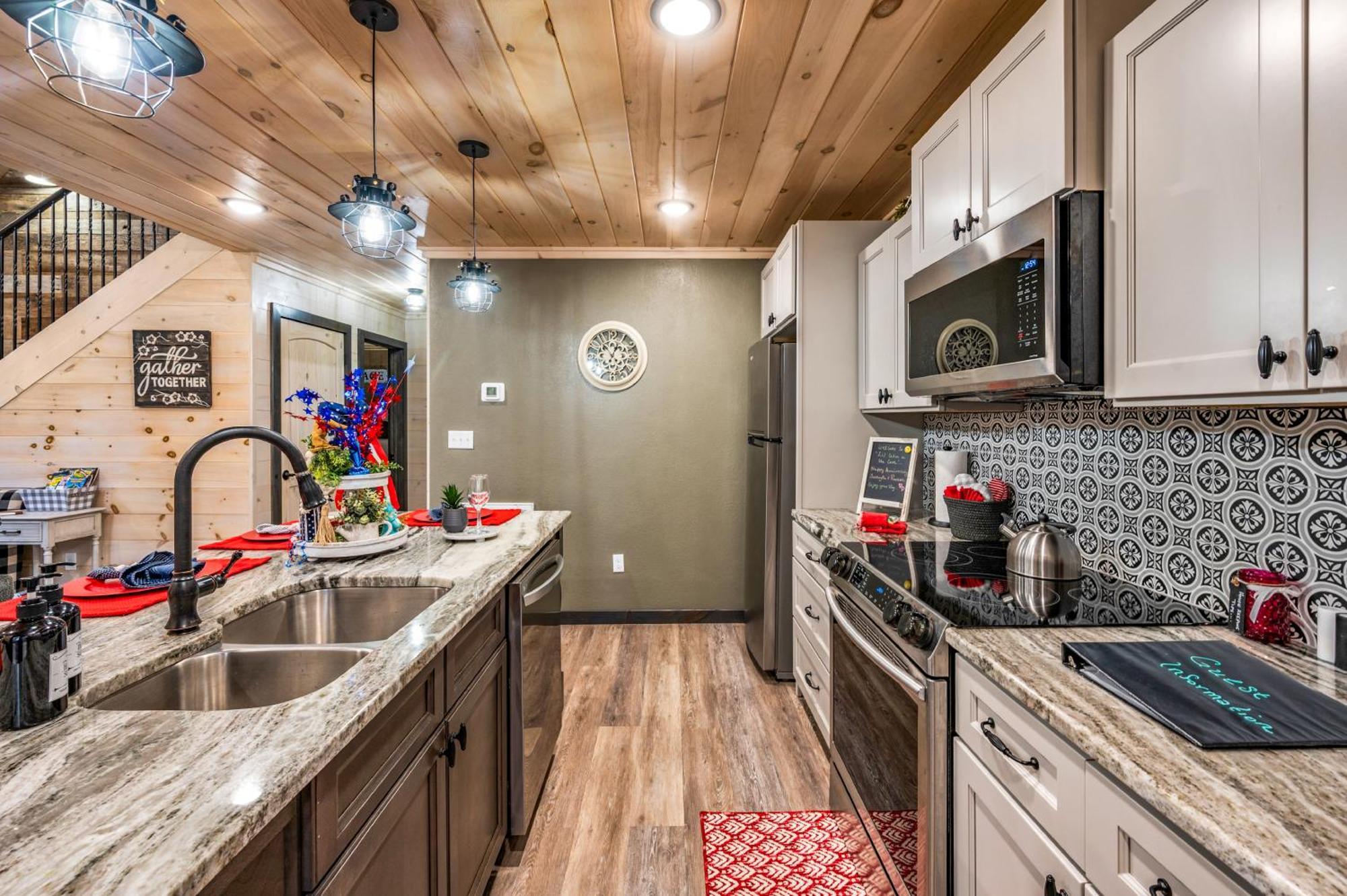 Lil Cabin In The Cove! Mtn Views, Theater, Hot Tub, Games, King Beds, Prime Location! Sevierville Eksteriør bilde